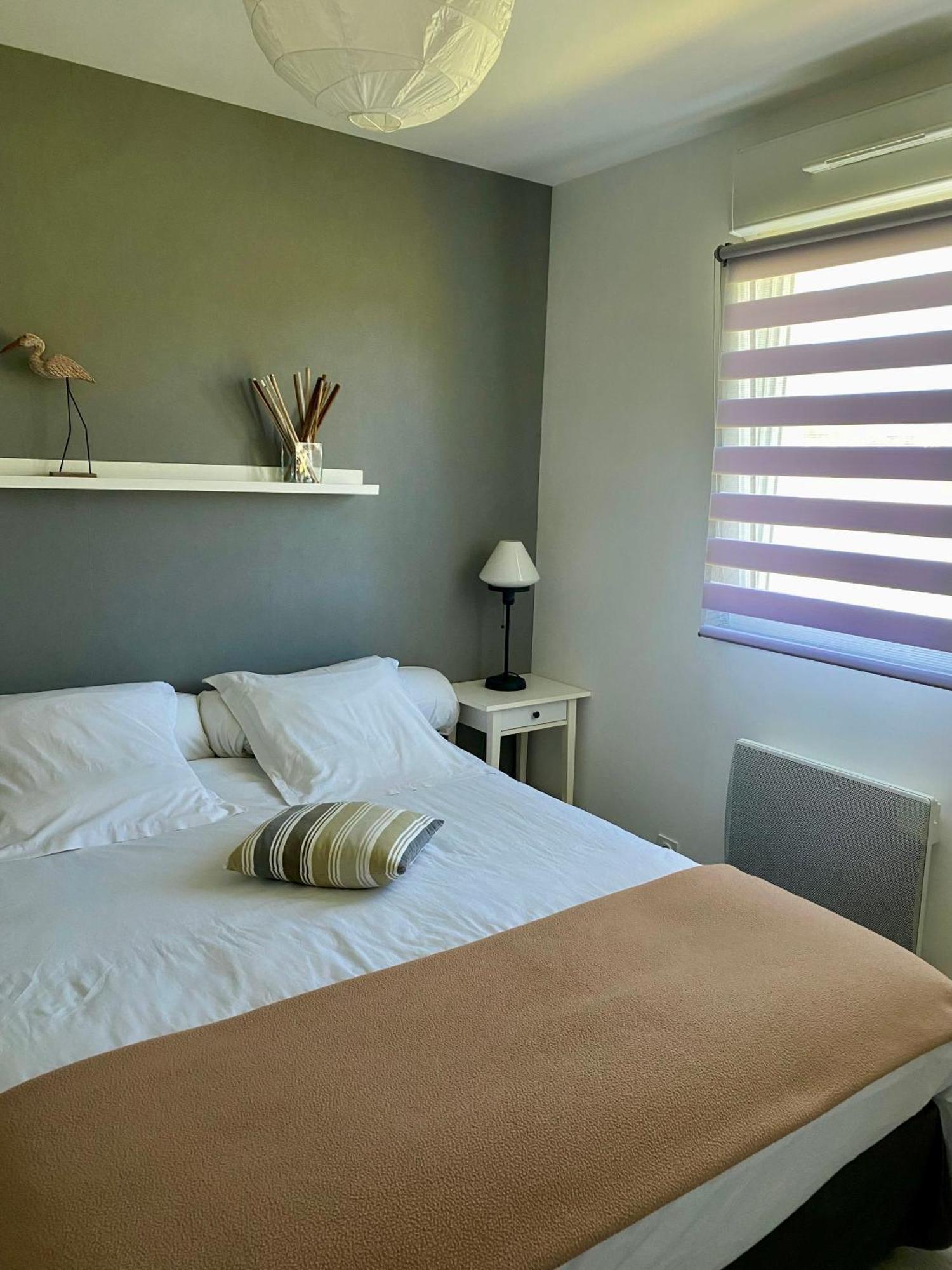 Le Relais De La Hardiesse 6Km Mont St Michel - Chambres Doubles - Suite Spa Privatif Courtils Rum bild
